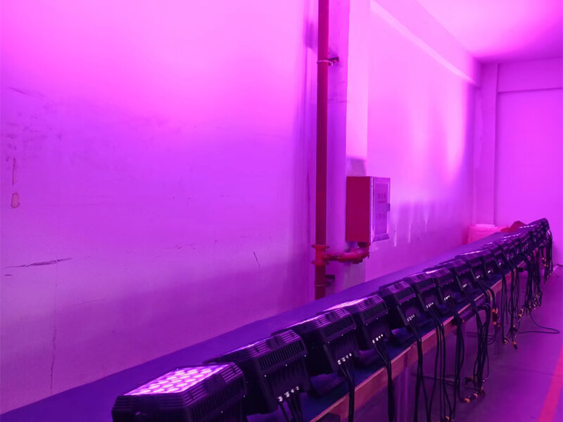 24 قطعة RGBW 4in1 LED Wall Wash Light