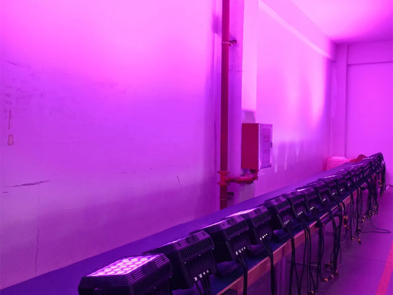 24 قطعة RGBW 4in1 LED Wall Wash Light